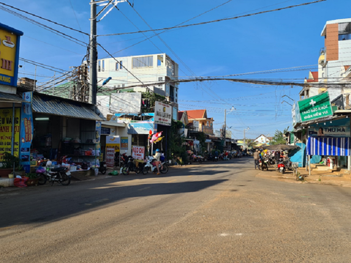 Xa Ea Wy phan dau xa dat chuan nong thon moi nang cao 1